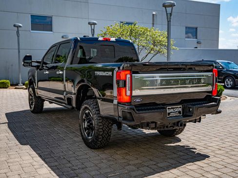 Used 2025 Ford F250 Platinum w/ Platinum Plus Package AWD/4WD image 7