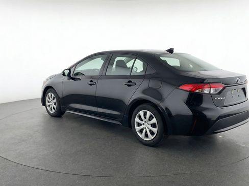 Used 2025 Toyota Corolla LE image 6