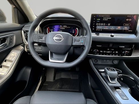 New 2026 Nissan Rogue Platinum AWD/4WD image 17