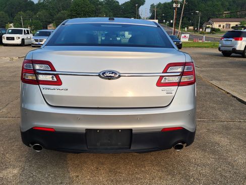 Used 2015 Ford Taurus SEL image 6