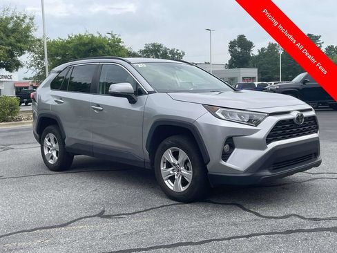 Used 2020 Toyota RAV4 XLE AWD/4WD image 7