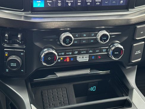 Used 2024 Ford F250 Lariat w/ Sport Appearance Package AWD/4WD image 20