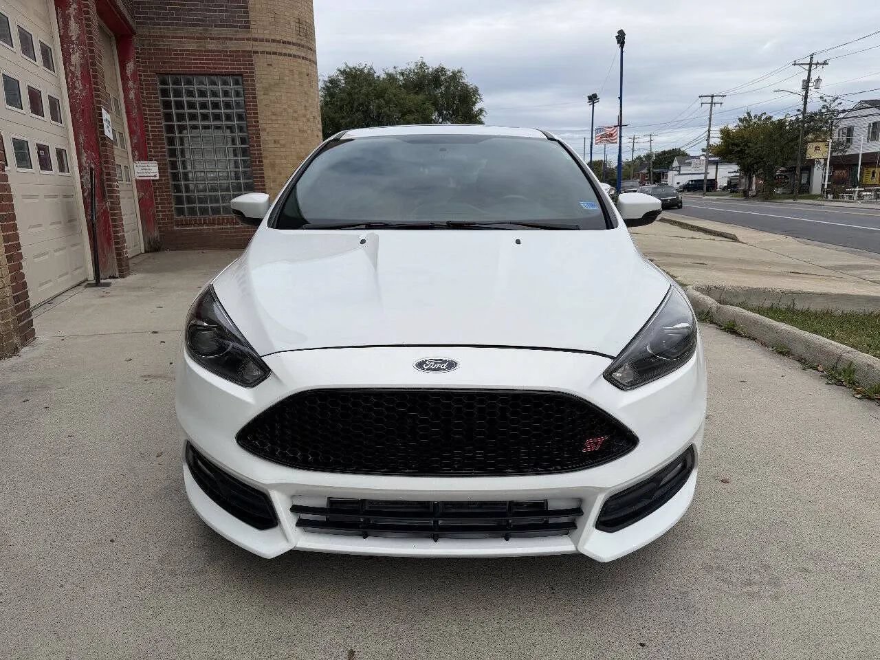 Used 2018 Ford Focus ST w/ Equipment Group 401A FWD image 3