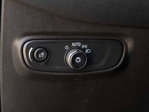 Used 2024 Chevrolet Equinox LT image 40