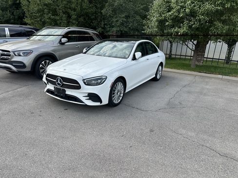 Used 2022 Mercedes-Benz E 450 4MATIC Sedan image 2
