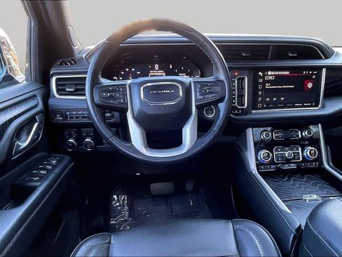 Used 2024 GMC Yukon Denali w/ Advanced Technology Package AWD/4WD image 5