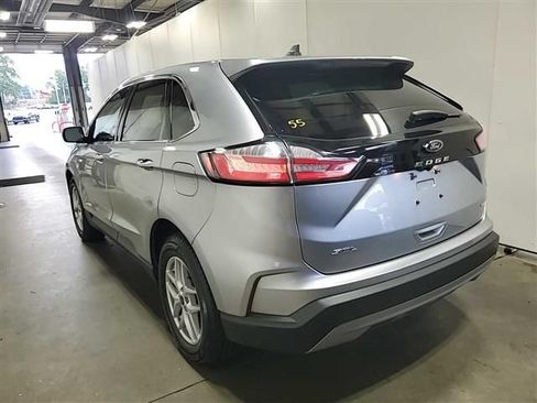 Used 2024 Ford Edge SEL AWD/4WD image 13