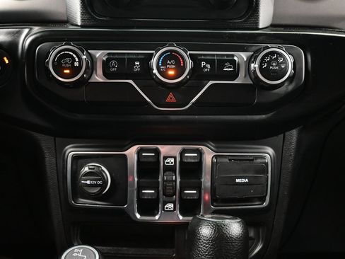 Used 2021 Jeep Wrangler Unlimited Sport AWD/4WD image 18
