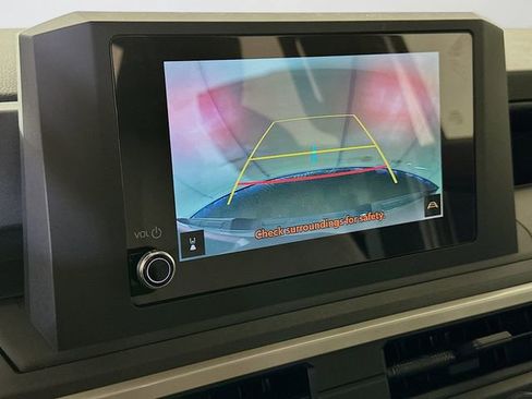 Used 2025 Toyota Tacoma SR image 17