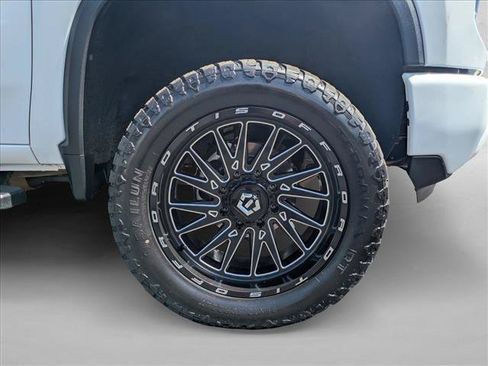Used 2024 Chevrolet Silverado 2500 LTZ AWD/4WD image 21