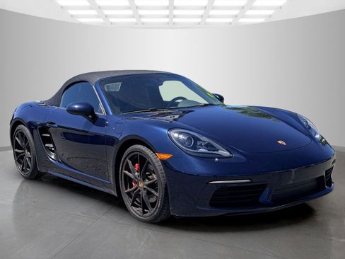 Used 2019 Porsche 718 Boxster RWD image 3