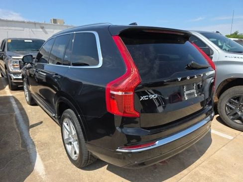 Used 2024 Volvo XC90 B5 Core AWD/4WD image 3