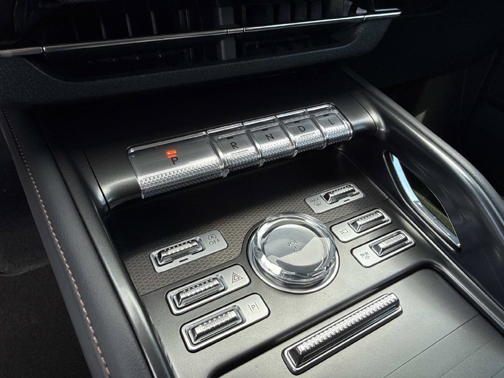 New 2026 Lincoln Nautilus Premier AWD/4WD image 29