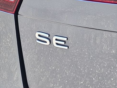 Certified 2024 Volkswagen Tiguan SE AWD/4WD image 30