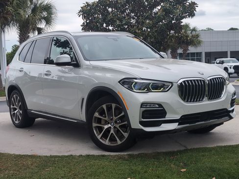 Used 2019 BMW X5 xDrive40i w/ Executive Package AWD/4WD image 2