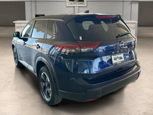 Used 2025 Nissan Rogue SV AWD/4WD image 4