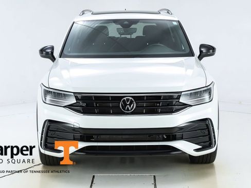 Used 2023 Volkswagen Tiguan SE R-Line FWD image 16
