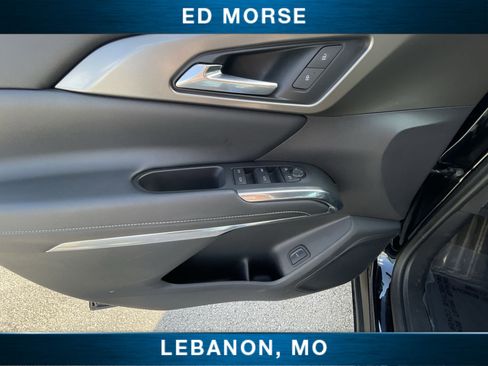 Used 2025 Chevrolet Traverse LT image 22