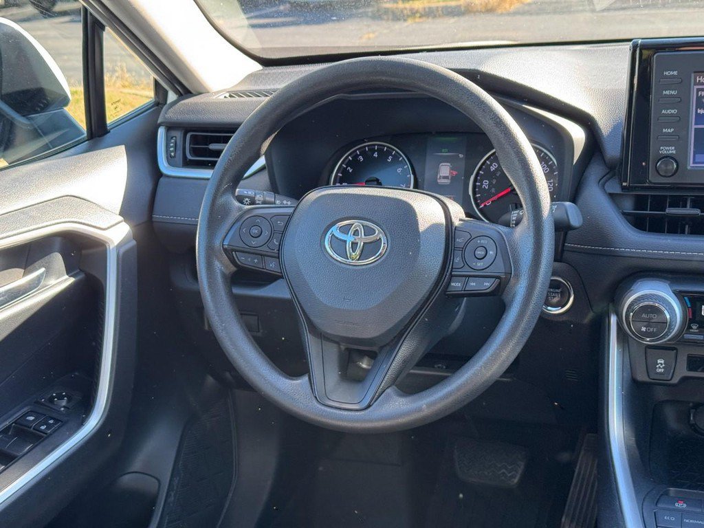 Used 2019 Toyota RAV4 XLE FWD image 18