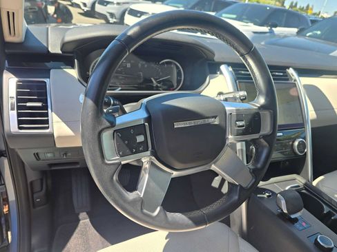 Used 2023 Land Rover Discovery S AWD/4WD image 26