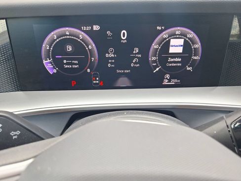 Used 2026 Volkswagen Tiguan SE w/ Panoramic Sunroof Package FWD image 12