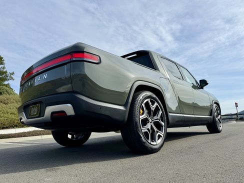 Used 2022 Rivian R1T Launch Edition image 15