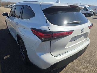 Used 2023 Toyota Highlander XLE video 2