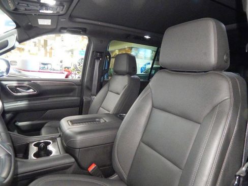 Used 2023 Chevrolet Suburban Z71 image 21