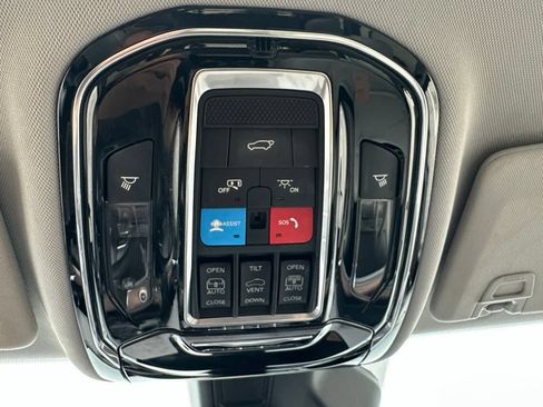 Used 2021 Jeep Grand Cherokee L Summit w/ Advanced Protech Group IV AWD/4WD image 45
