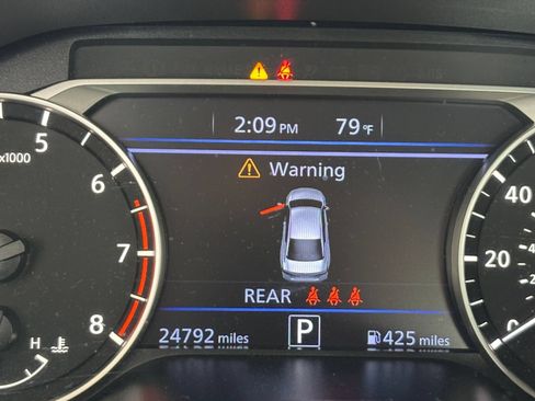 Used 2025 Nissan Altima 2.5 SV FWD image 40