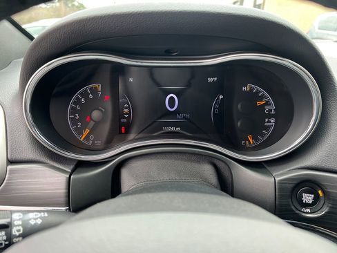 Used 2020 Jeep Grand Cherokee Limited w/ Luxury Group II image 34