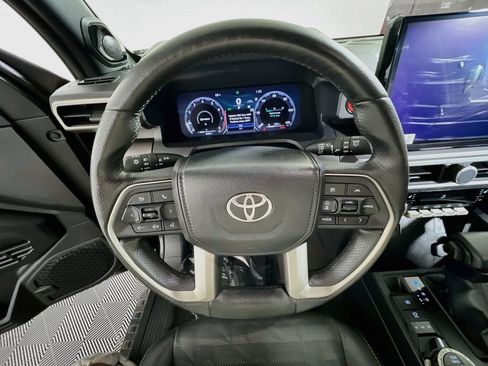 Certified 2025 Toyota 4Runner TRD Off-Road Premium AWD/4WD image 9