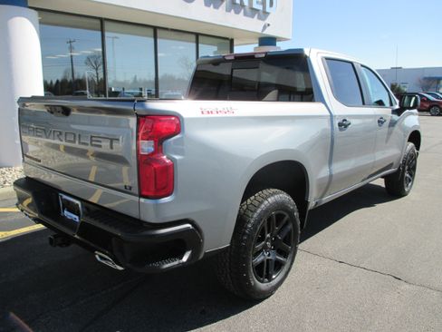 Used 2025 Chevrolet Silverado 1500 LT Trail Boss w/ Convenience Package II image 3