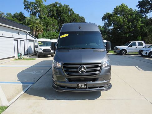 Used 2022 Mercedes-Benz Sprinter 4500 w/ Parking Package image 4