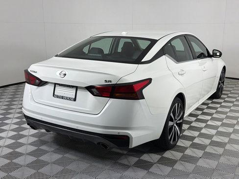 Used 2021 Nissan Altima 2.5 SR FWD image 5