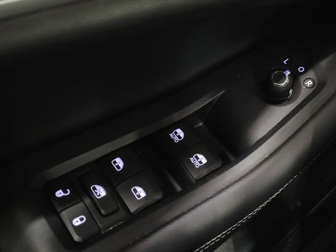 Used 2023 Jeep Grand Cherokee Limited w/ Black Appearance Package image 27