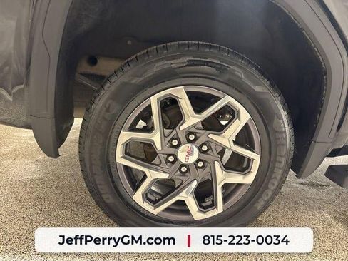 Used 2022 GMC Sierra 1500 SLT AWD/4WD image 32