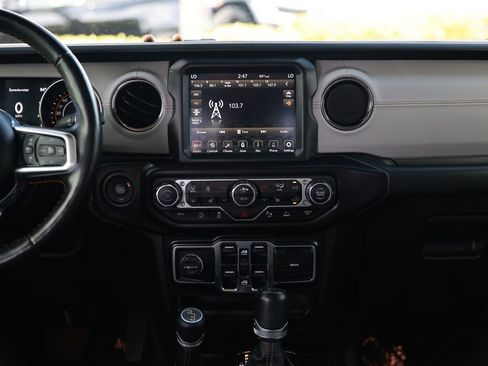 Used 2022 Jeep Gladiator Overland AWD/4WD image 31