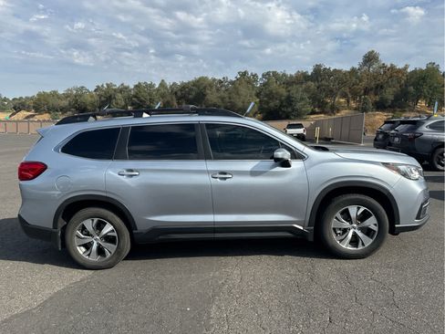 Used 2020 Subaru Ascent Premium w/ Convenience Package AWD/4WD image 4