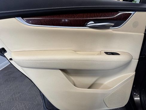 Used 2019 Cadillac XT5 Luxury image 45