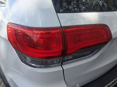 Used 2017 Jeep Grand Cherokee Limited w/ Luxury Group II image 6