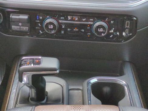 Certified 2025 Chevrolet Silverado 1500 High Country w/ High Country Premium Package AWD/4WD image 21