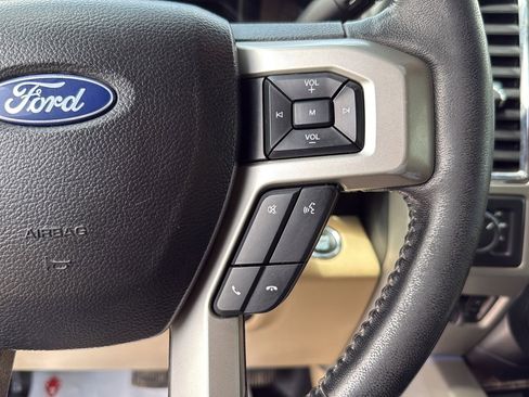 Used 2018 Ford F250 Lariat w/ Lariat Ultimate Package AWD/4WD image 13