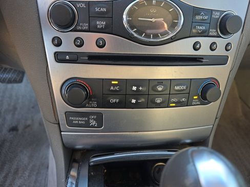 Used 2010 INFINITI G37 x w/ Premium Pkg image 19