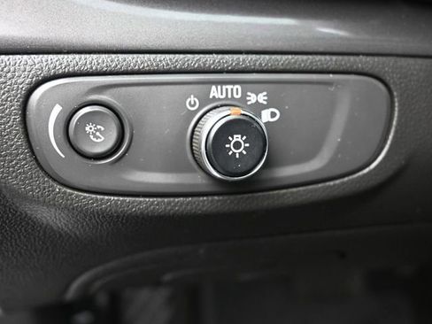 Used 2021 Buick Encore Preferred image 21