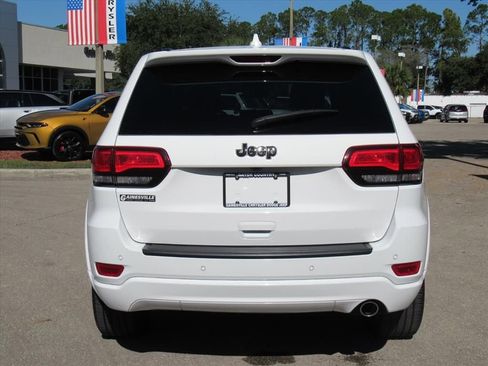 Used 2020 Jeep Grand Cherokee Altitude image 5