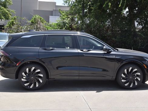 New 2026 Lincoln Nautilus Black Label w/ Jet Appearance Package AWD/4WD image 5