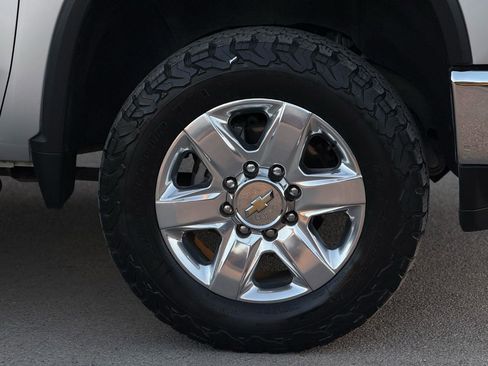 Used 2021 Chevrolet Silverado 2500 LTZ w/ LTZ Premium Package AWD/4WD image 10