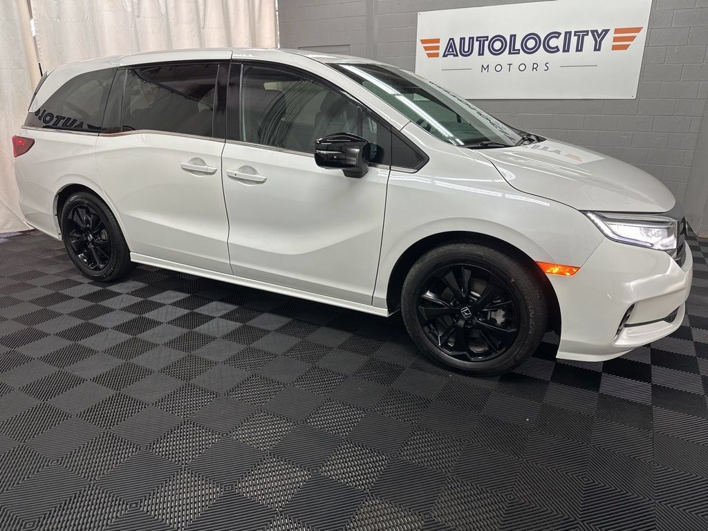 Used 2024 Honda Odyssey Sport image 2