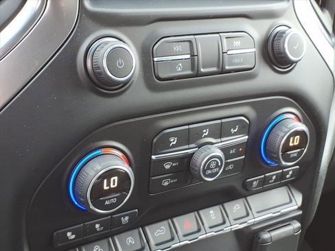 Used 2019 Chevrolet Silverado 1500 LTZ image 25